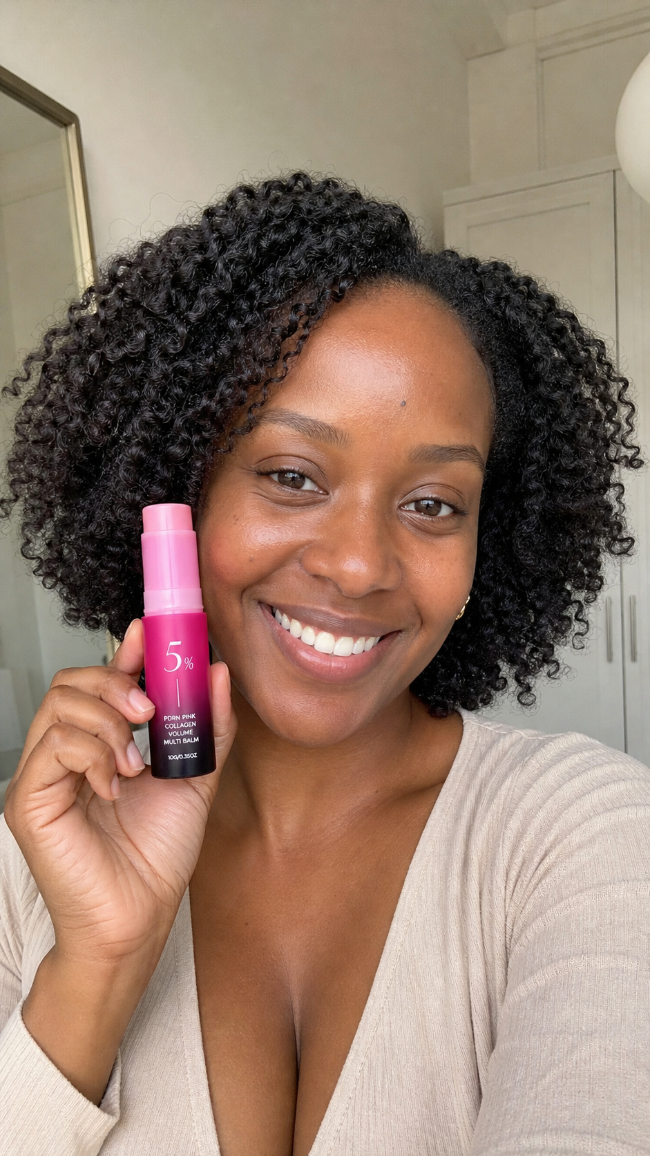 Customer using Collagen Plumb Repair Multibalm in a feel-good beauty ritual